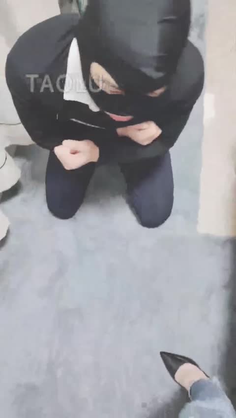 灵竹 高跟鞋踩脖子 鞭打-女神之家