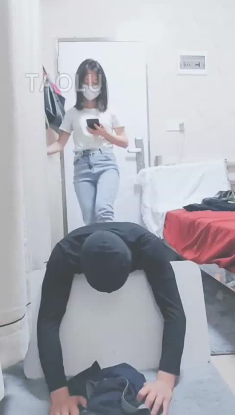 灵竹 被主人强制恋足和射精 一-女神之家