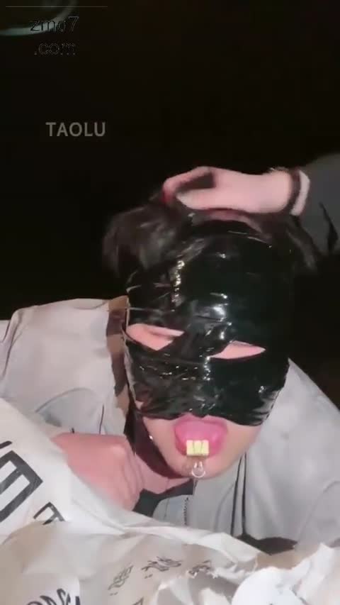 初见 晚上户外调教 还是有点冷啊-女神之家