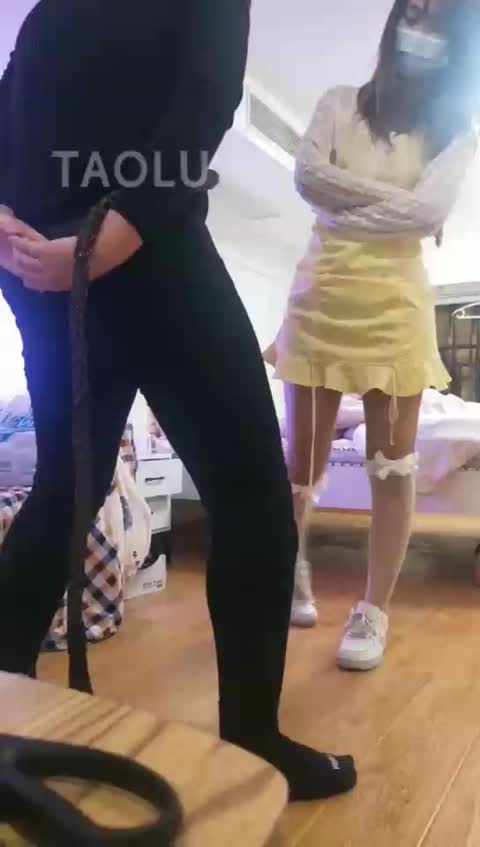 关关 喂食咀嚼物 全体重踩踏 踢裆-女神之家