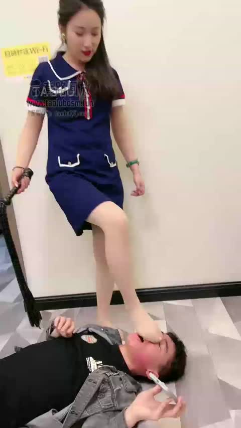 鑫儿教头 深喉 吐三次再吃掉 摄影师看得都要吐了-女神之家