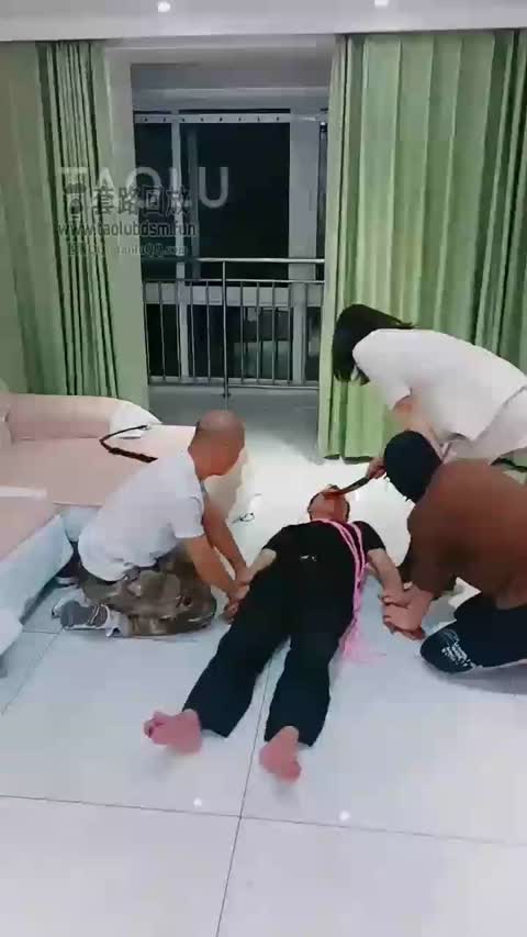 羽诺 叛徒 罚鞭打惩罚 烟头逼供 全程深喉 恋足捆绑-女神之家