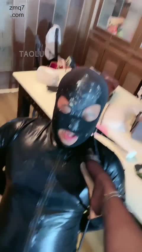 月影儿 鞋底喂食 口水 踩乳 宠物训练-女神之家