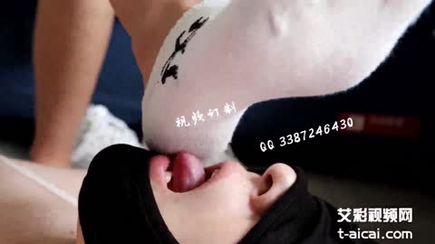 珊瑚湾 Baby踩着母狗脸讲述做主播时的事儿-女神之家