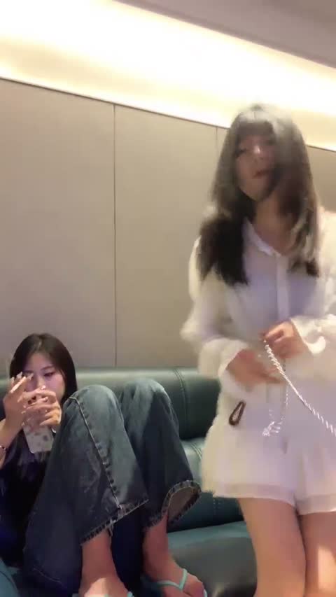 宝爷 开发新女王 和闺蜜一起玩游戏-女神之家