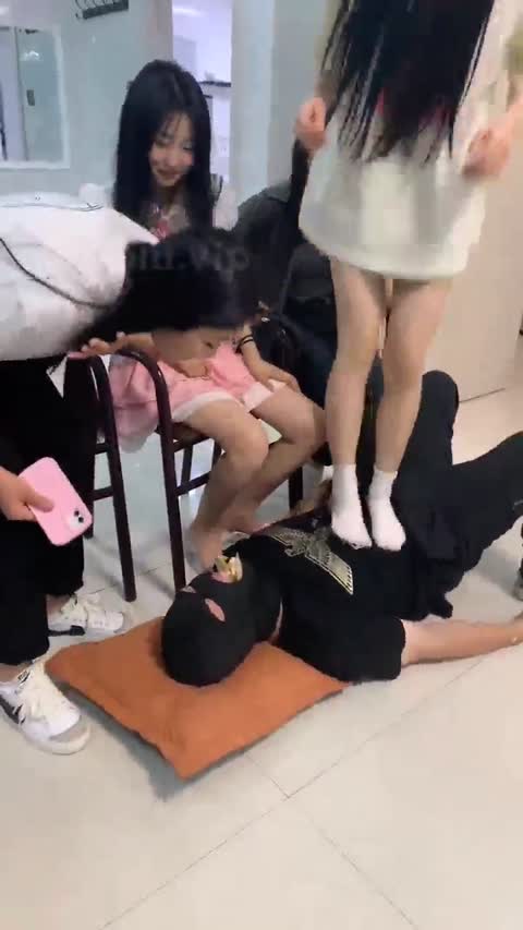 精神小妹 调教不听话的贱货-女神之家