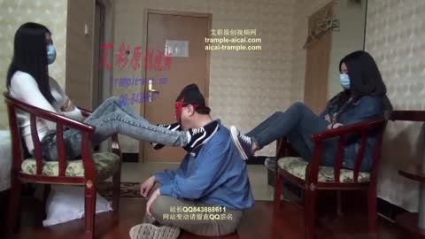 文艺美女的小白皮鞋-女神之家
