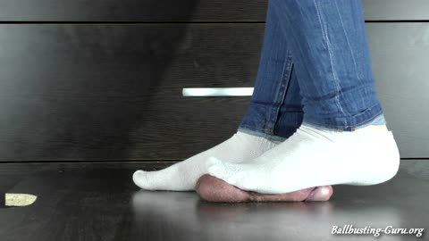 Smelly socks cock crush with ruined orgasm-女神之家