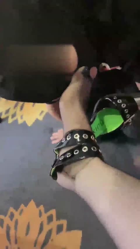 1713407611383_调教玩奴_绿帽羞辱_口水_踢裆_安主_2bzha-女神之家
