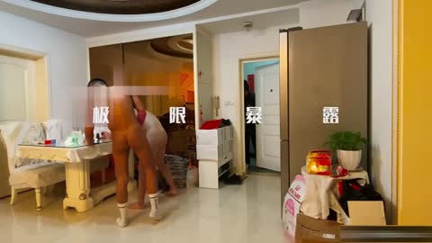 1730176630258_极限暴露勾引跑腿小哥吓的小哥都不敢直视-女神之家